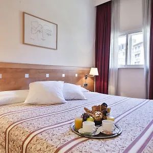 Acta Antibes Otel